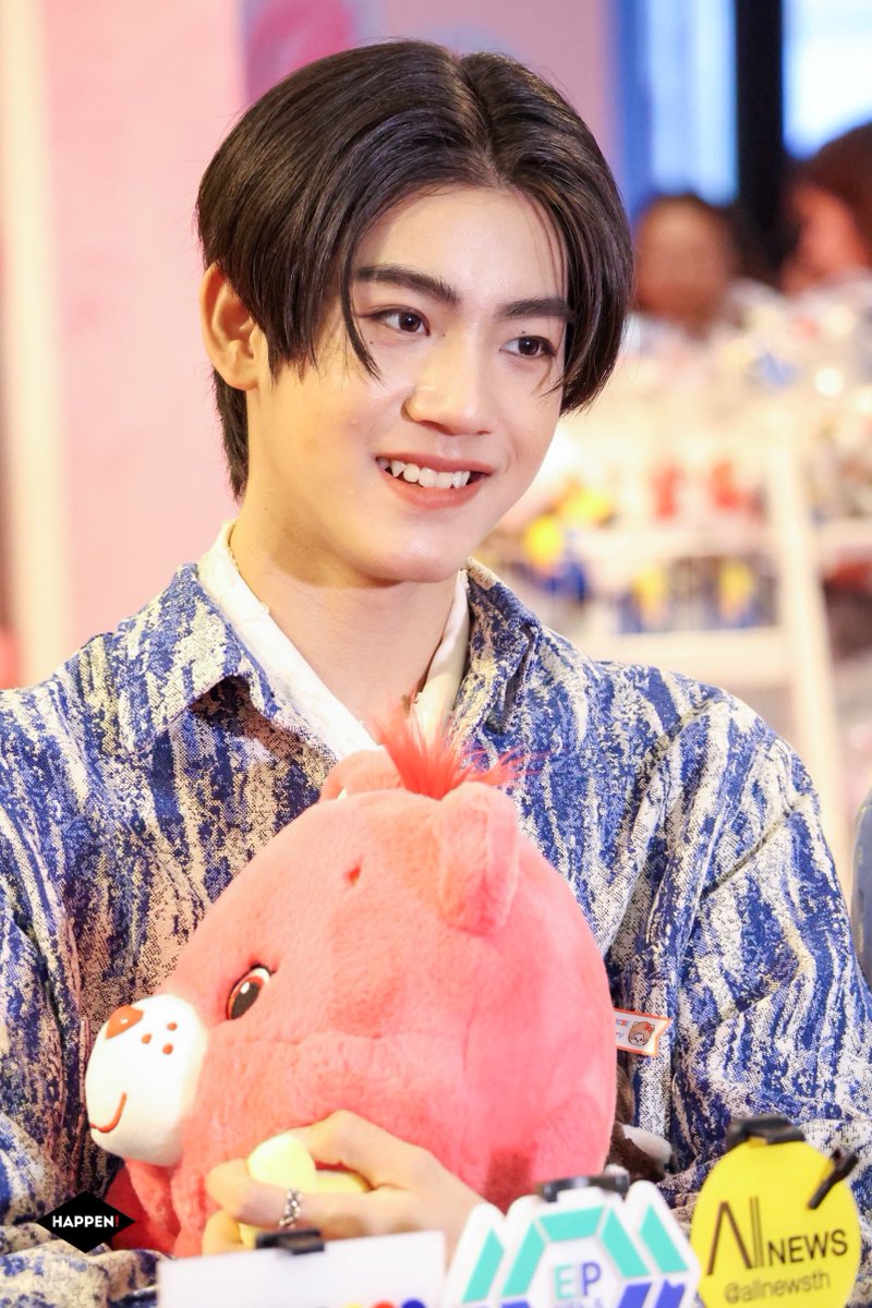 HappenNewsTH's tweet photo. แอลม่อน - โปรเกรส เติมความหวานกันที่งาน Siam Center x Taketoys: WITH ALL MY HEART 💞🧸
 
#SiamCenTakeToysAMPG
#TaketoysxSiamcenter 
#AlmondProgress
#Almondbabybigboy #ProgressPassawish https://t.co/bdt6p0Ecmc
