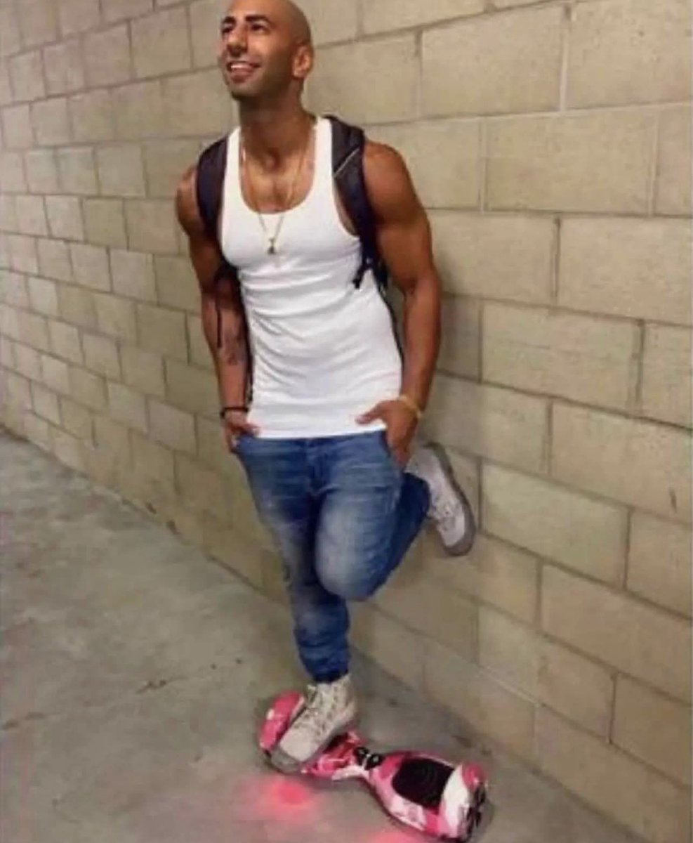 insaneposes's tweet image. 