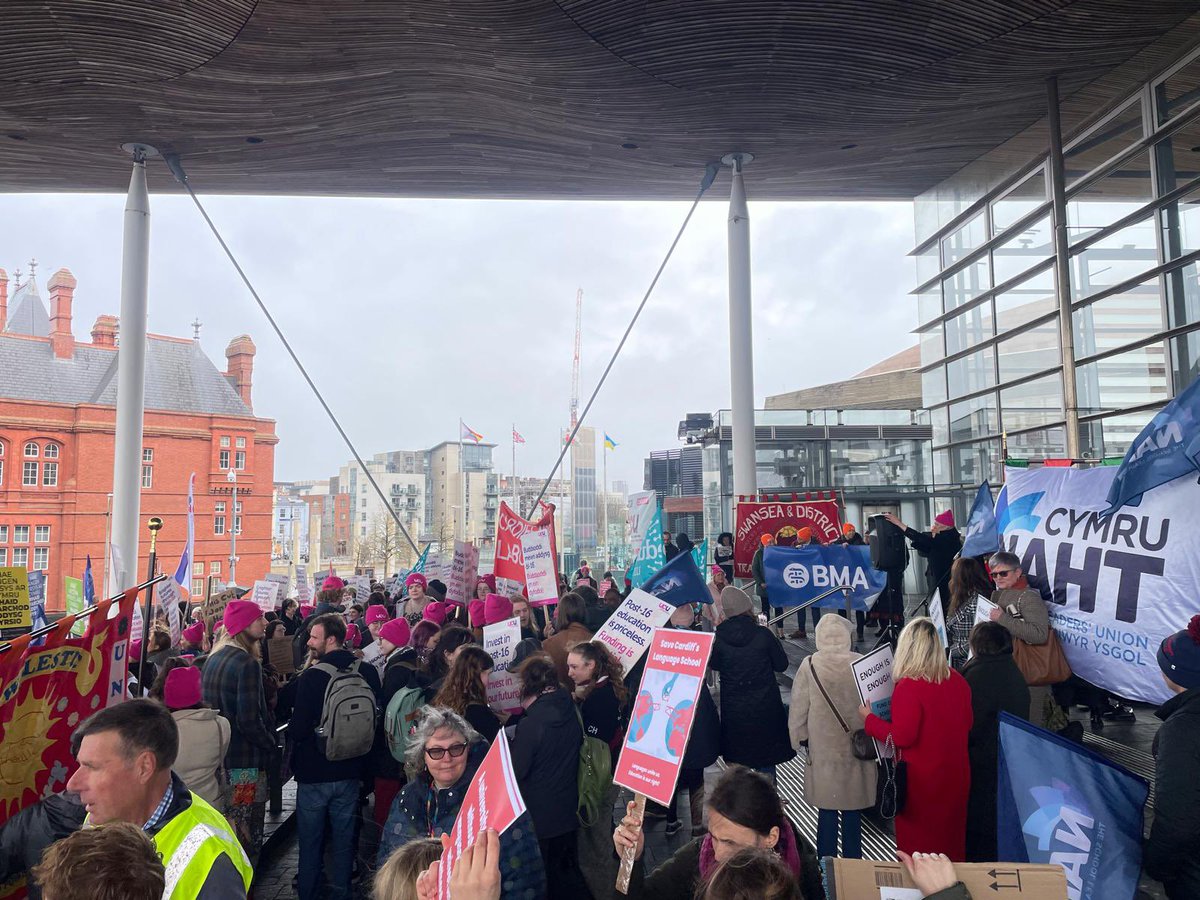 BMACymru's tweet photo. 🪧 Yesterday we attended the @CymruUCU rally in solidarity with everyone affected by the planned job cuts @cardiffuni 

This includes BMA members, if you’re affected please do get in touch to see how we can support you ⬇️
https://t.co/NBgaqpjPH9 https://t.co/DbKnPf4nTd
