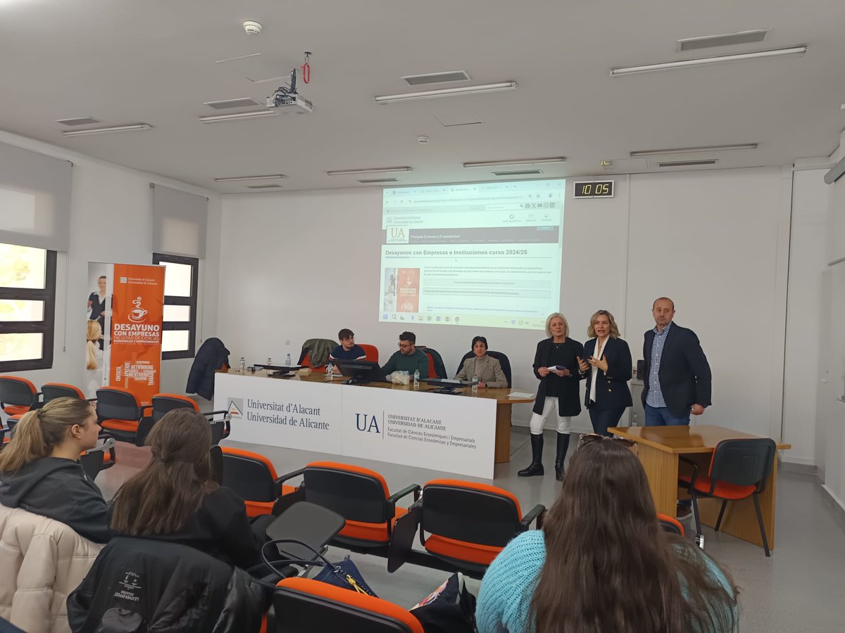 🍩☕️Continuem amb la 2a jornada de #DesdejuniAmbEmpreses, amb gran èxit de participació, per a estudiants en aquest cas de:
🫶 #Sociologia.
💡 #Màster en Innovació Social i Dinàmiques del Canvi.
💞Moltes gràcies novament per la vostra presència.