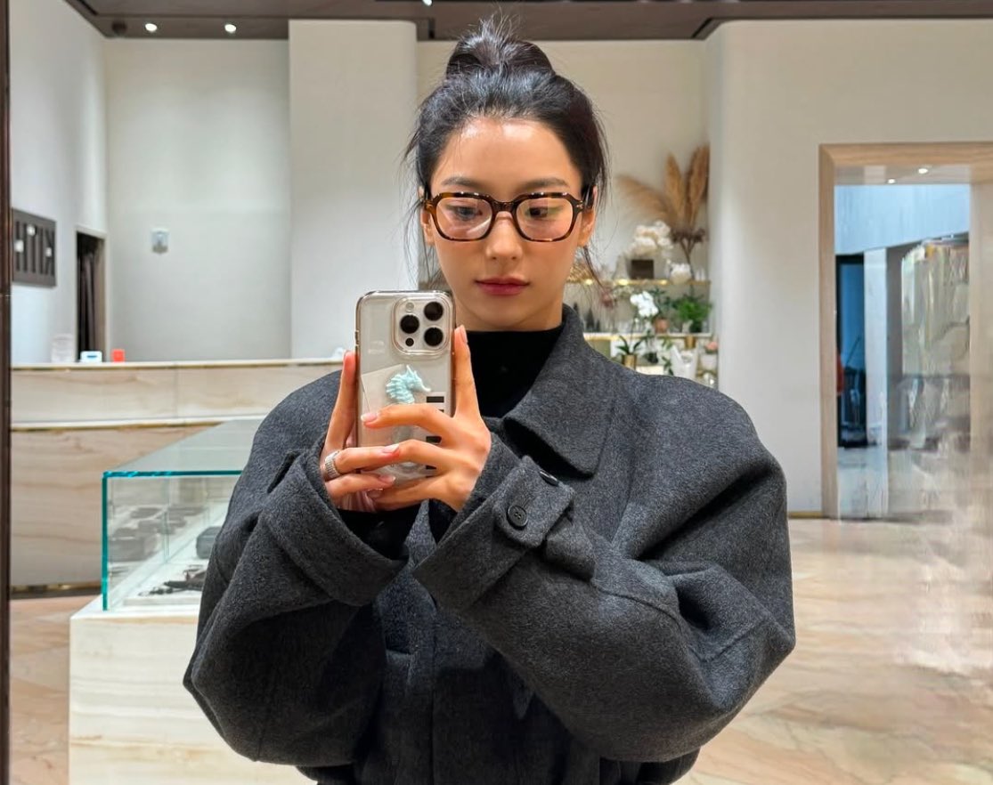 low quality saerom tweet media