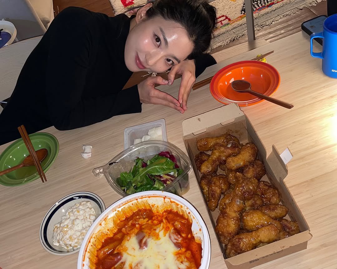 low quality saerom tweet media
