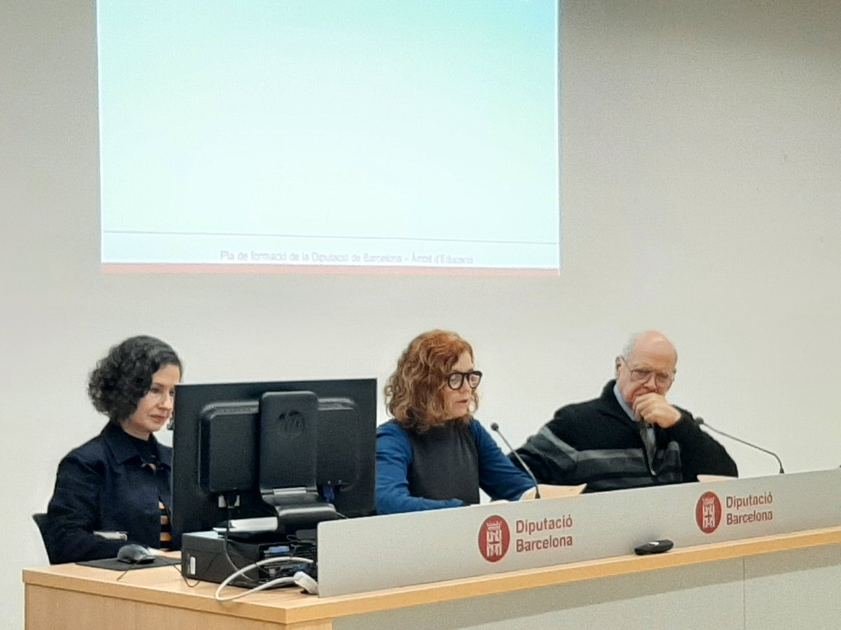 educadiba's tweet photo. Glòria Colom, diputada adjunta a @educadiba:  

"el 2025 oferim 20 formacions adreçades a les professionals de les escoles bressol municipals. I ho fem perquè creiem que és fonamental dotar els equips directius de coneixements, competències, eines i habilitats que millorin la gestió i assegurin l’eficàcia i la qualitat del servei. "