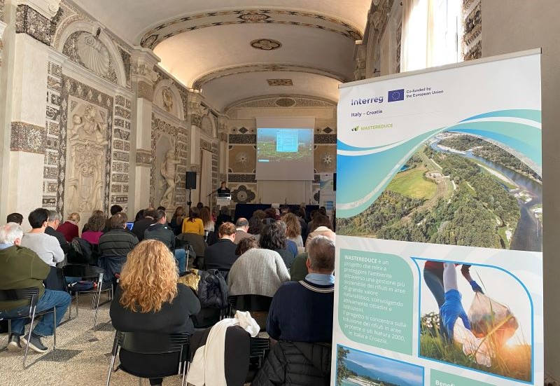 arpaveneto's tweet photo. 🌱 Come limitare i #rifiuti nelle #aree #protette? Con un turismo più responsabile, con progetti per scuole e la cittadinanza, ma anche con telecamere sulle aree naturali
leggi di più sul meeting di #Wastereduce organizzato da #Arpav il 30 gennaio
https://t.co/IXUVPDFd9B https://t.co/itwXuQ5H4x