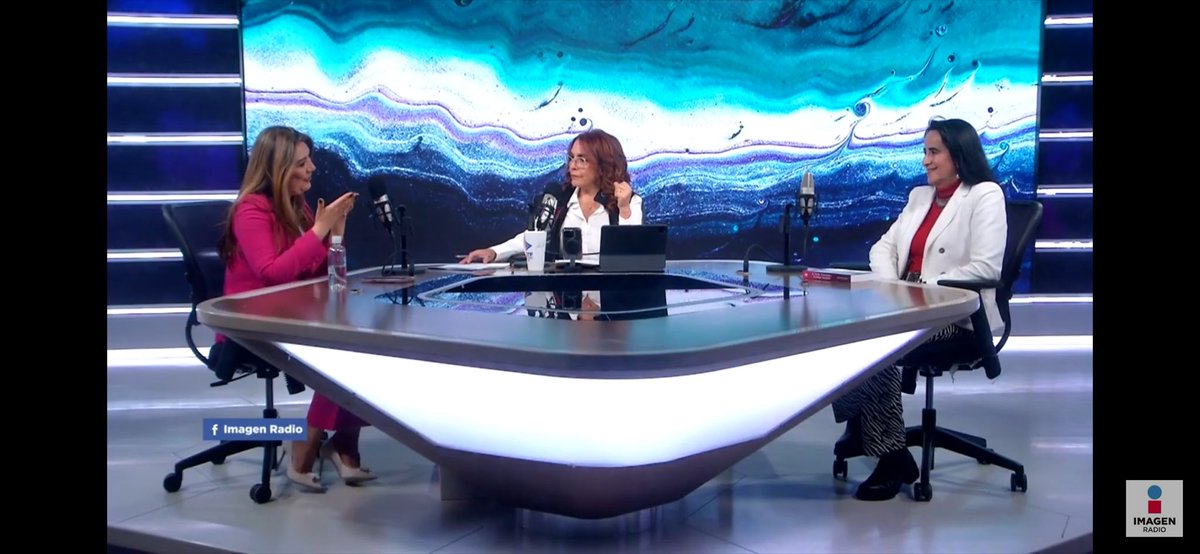 FacMedicinaUNAM's tweet photo. 🫀La Secretaria General de la FacMed  @gabrielaborray3,nos platicó sobre Código Infartó en @ImageTVMex, para ayudar a salvar vidas.🩵

👉¡Entérate de todo! https://t.co/CcMOIukqci

#CodigoInfarto #FacMed #UNAM #SomosFacMed https://t.co/aOn3yVDlou