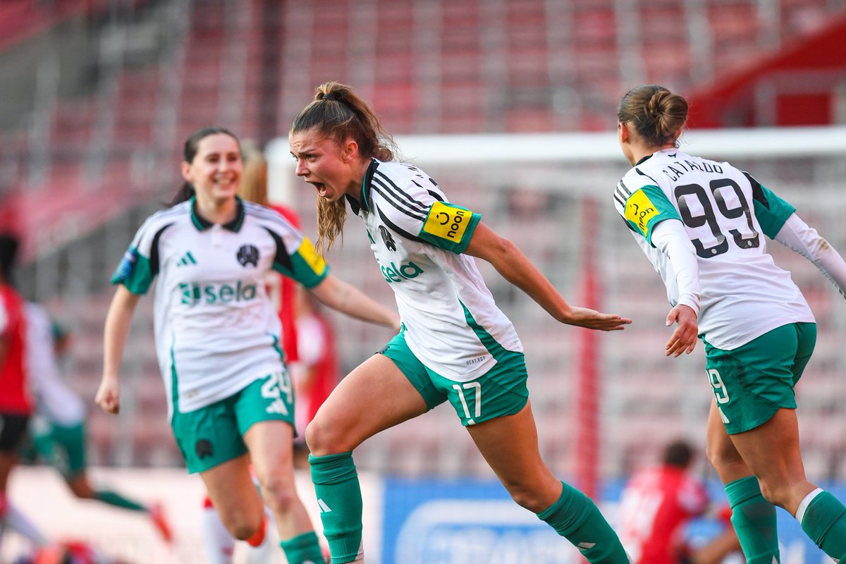 Hang them in the Louvre 🖼️😍

<a href="/amyandrews_x/">Amy Andrews</a>' last-gasp equaliser in pictures 📸