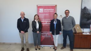 🌍 La UMH y <a href="/csjelxumh/">Facultad Ciencias Sociales y Jurídicas Elche UMH</a> reciben a Carla Carreño de <a href="/UDD_cl/">UDD</a> para fortalecer lazos y avanzar en acuerdos de movilidad académica para estudiantes y profesorado. 🤝📚 ¡Más oportunidades internacionales en camino! #InternacionalizaciónUMH #MovilidadUMH