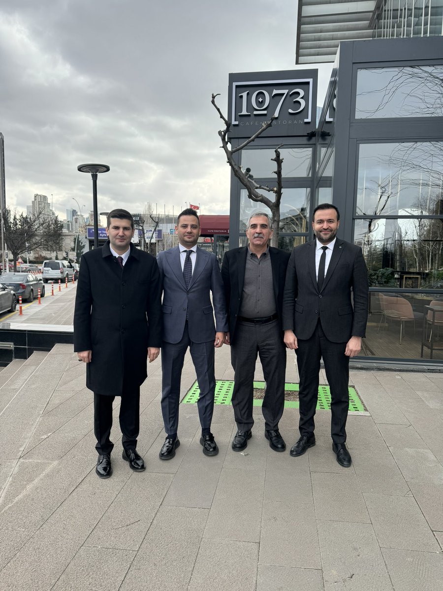 Ülkü Ocakları Genel Başkanı Sayın Ahmet Yiğit Yıldırım’ bey’i ve MHP Genel Başkan Başdanışmanı Eyüp Yıldız Bey’i ziyaret ettik.

Nazik misafirperverlikleri ve samimi sohbetleri için kendilerine teşekkür ederiz. Ülkemiz ve milletimiz adına yürüttükleri değerli çalışmalarında