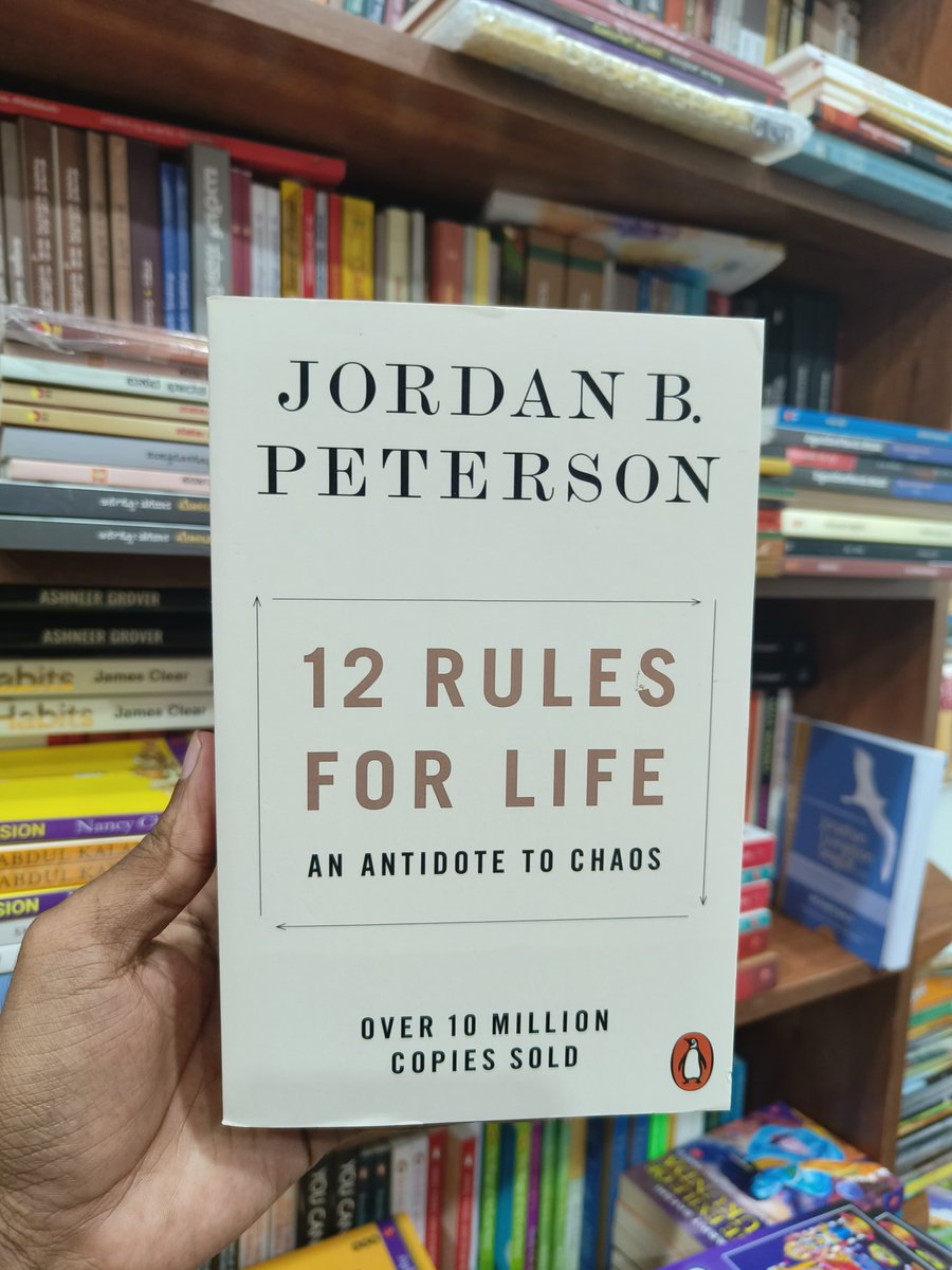 HarivuBooks's tweet image. Ready to transform your life? 🧠✨ 12 Rules for Life by Jordan Peterson is your guide to taking responsibility, finding meaning, and living with purpose. Don't wait—start your journey today. 📖 
 harivubooks.com/products/12-ru…

#12RulesForLife #JordanPeterson #SelfGrowth