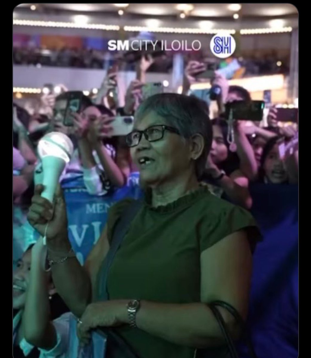 caelyohann's tweet photo. My Anchor Mama during @HORI7ONofficial Iloilo Visit. 

#Hori7on
@HORI7ON_twt 
@HORI7ONILOILO https://t.co/fEYpzwhXWd