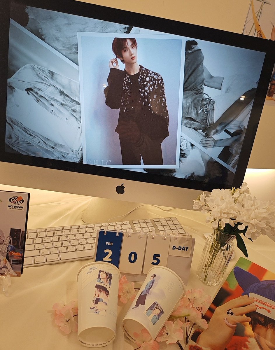 📍카페 퐁당

일단 포스터가 진짜 예뻤어요! 볼게 너무 많았어서 시간이 금방 갔어요 ≥∇≤ 카페 안에 포토부스도 있었구 예쁘게 꾸며져 있어서 두근거렸다는..ෆ 럭드 하나하나가 다 예뻐가지구 뭘 뽑아도 좋았어요 ! 다들 너무 친절하셔서 조앗어요 😺 지성아 생일 축하해 ෆ
#Dear_My_Boy_Jisung