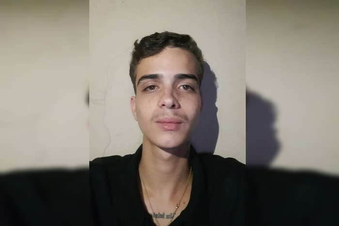 ➡️ Jovem sem filhos preso por dever pensão: “Dividi cela com 22 detentos”

Gustavo Lopes, 20 anos, foi preso por não pagamento de pensão alimentícia mesmo provando não ser pai. Agora, família tenta entender o caso

Leia: curt.link/PNLKz