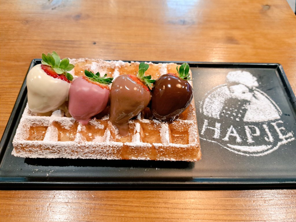 camblia_tsubaki's tweet photo. 今日のおやつ🥞
時々「デートコース?」と聞かれるけど、仕事終わりにいつも一人で食べに行ってるスイーツガチ勢です🙈✨️
#hapje
#ワッフル専門ベルギーカフェ
#心斎橋 https://t.co/1oj28kh61N