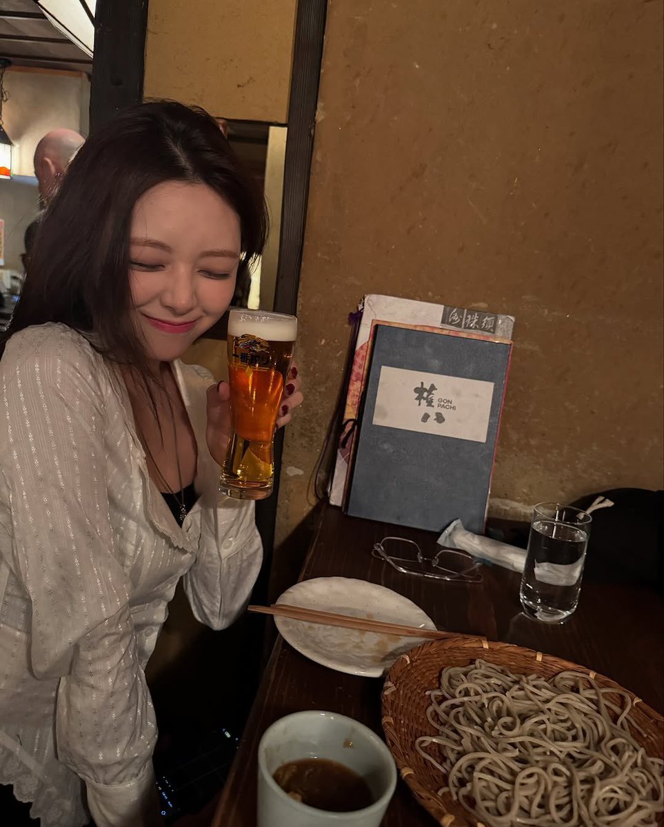 yeppeunryuna13's tweet photo. ขี้เมาที่สวยที่สุดในใจ https://t.co/aACkLuh33f