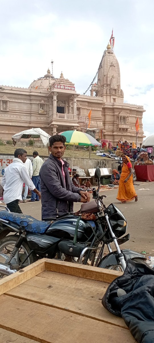 चुनाव और payar में किया गया वादा 
हवाई फायरी की तरह होते हैं
जमीनी हकीकत से कुस लेना देना नहीं होता है 
                 जय जोहार जय भीम 🥀🌿🌿🌿🌿