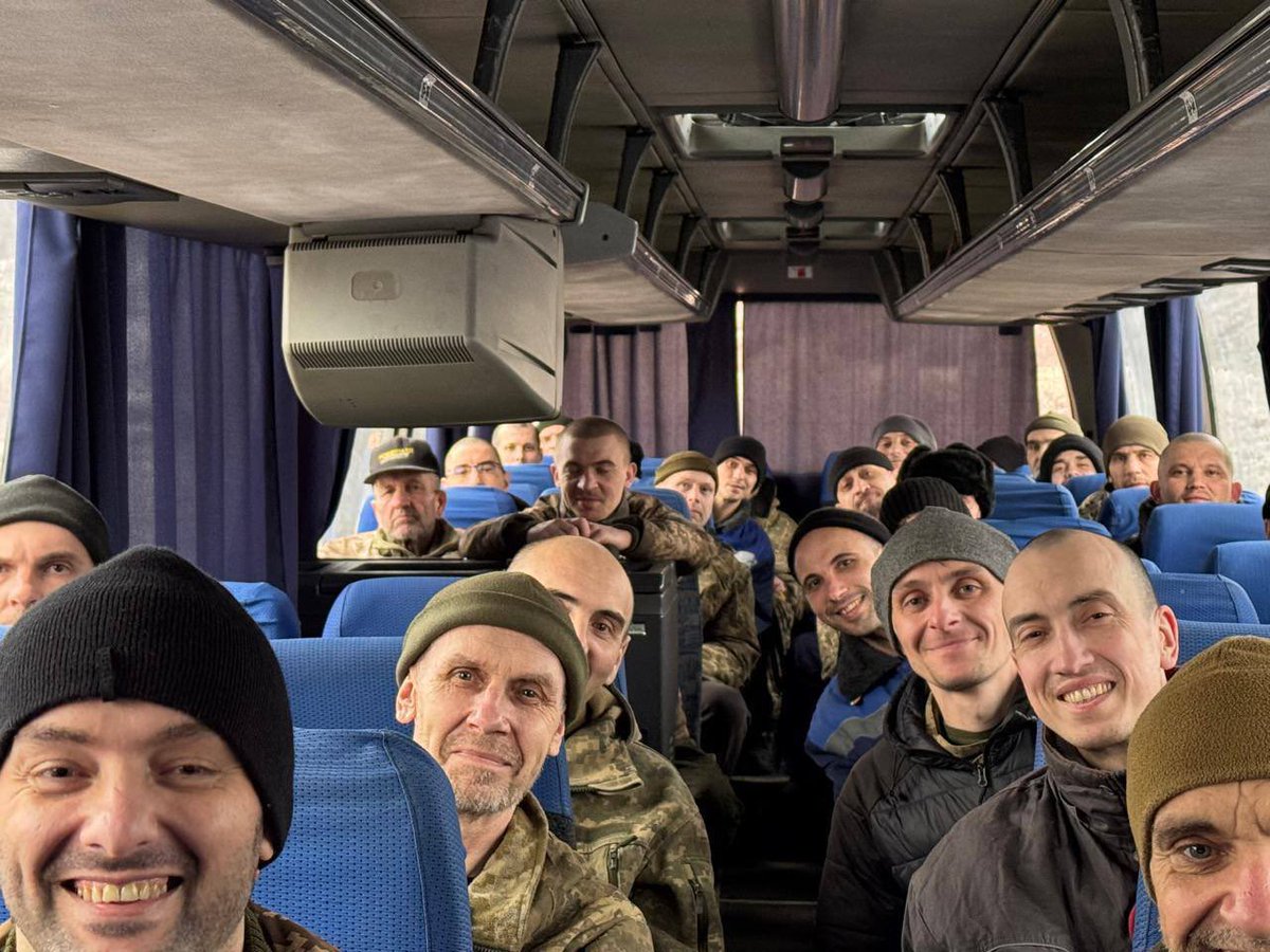igorlachenkov's tweet photo. ⚡️ Обмін військовополоненими, 150 наших хлопців повертаються додому! https://t.co/vl7GV3b8H7