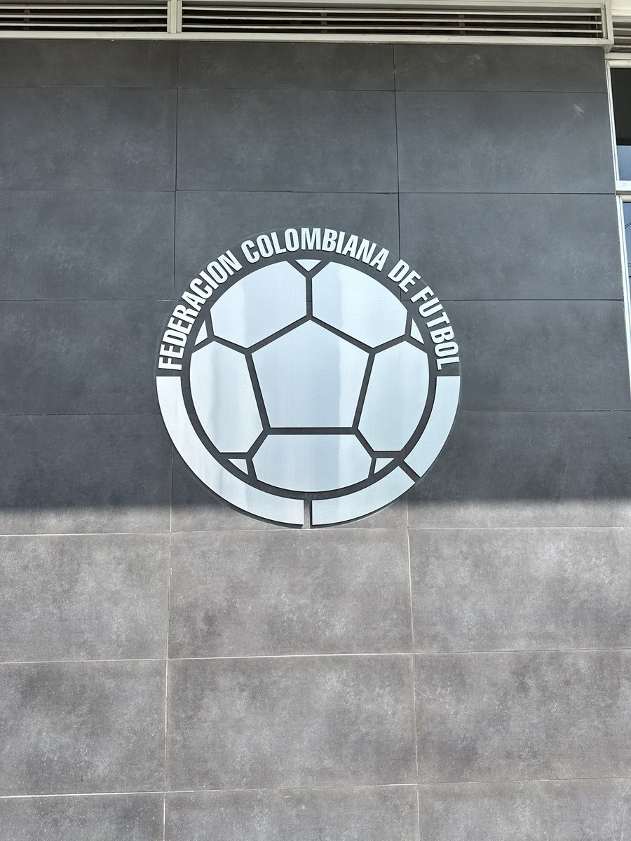 Walter Roque (@cataroque) on Twitter photo Muy agradecidos con el Coordinador Nacional de las Selecciones Juveniles de la Federación Colombiana de Fútbol, Carlos “Piscis” Restrepo, por su recibimiento, coordialidad, apertura a la inclusión de nuestro <a href="/SEssentialsUS/">Soccer Essentials</a>, en un plan de trabajo en pro del desarrollo de jugadores Muy agradecidos con el Coordinador Nacional de las Selecciones Juveniles de la Federación Colombiana de Fútbol, Carlos “Piscis” Restrepo, por su recibimiento, coordialidad, apertura a la inclusión de nuestro <a href="/SEssentialsUS/">Soccer Essentials</a>, en un plan de trabajo en pro del desarrollo de jugadores