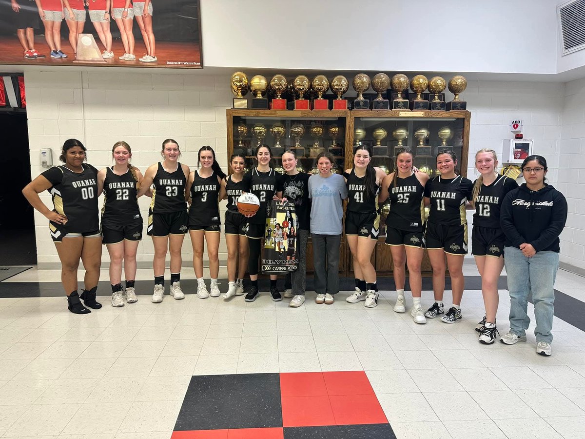 1,🏀🏀🏀 points! This girl right here... so much fun to watch on the court! You better double wrap your ankles and be prepared to be embarrassed if you wanna go one on one with her! So, proud! <a href="/QuanahISD/">Quanah ISD</a>
#puhadowork