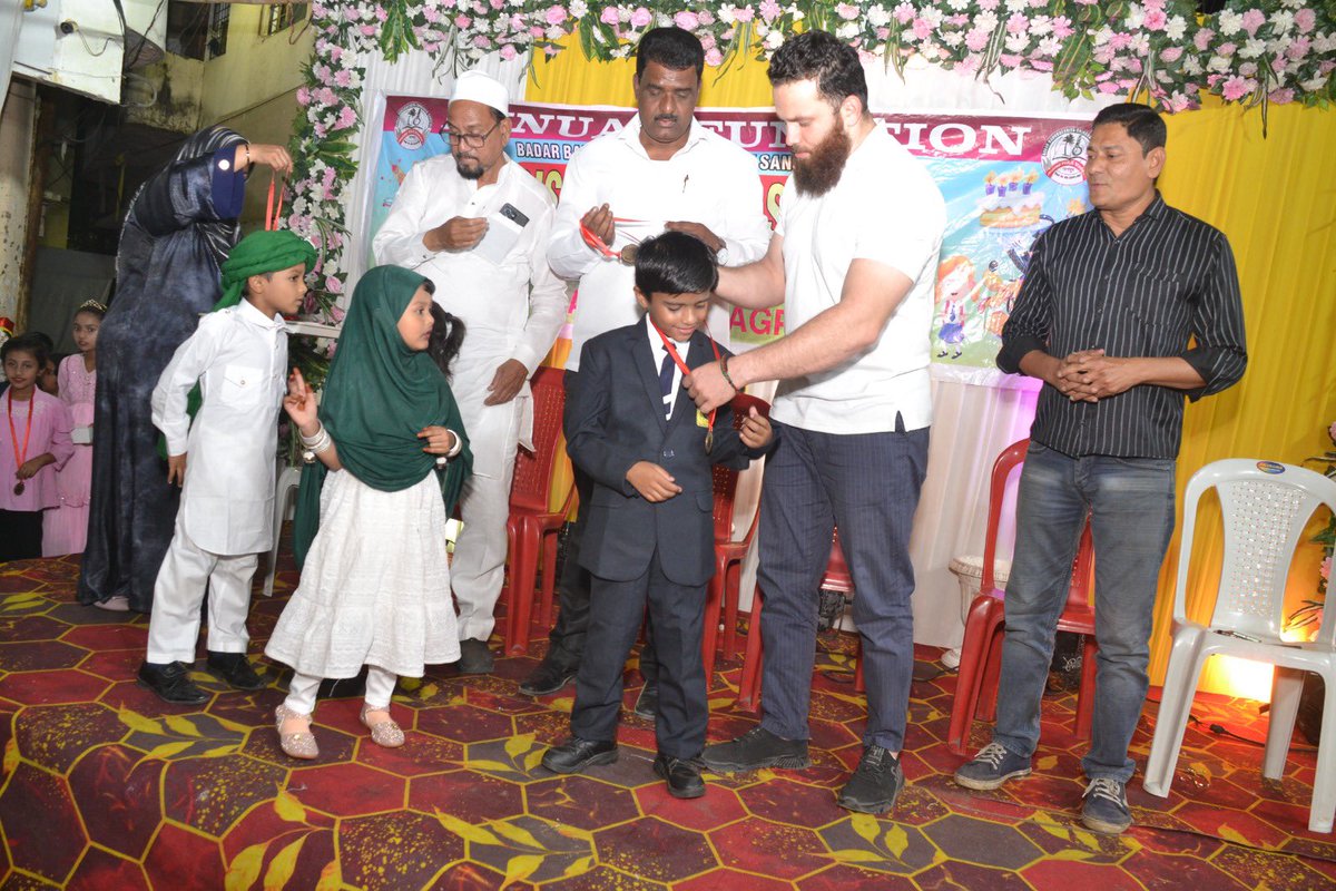 wasimkhan9423's tweet photo. #Rising_Public School #Annual_Function&Prize_distribution
#कार्यक्रम में ३ साल से लेकर १२ साल कि उम्र के बच्चो ने तिरत,नाटक,डांस और अनेक कार्यक्रम में हिस्सा लिया..कार्यक्रम में मुख्य अतिथि के रूप में नागपूर शहर कांग्रेस कमेटी के अध्यक्ष वसीम ख़ान https://t.co/ItUiFTNC21