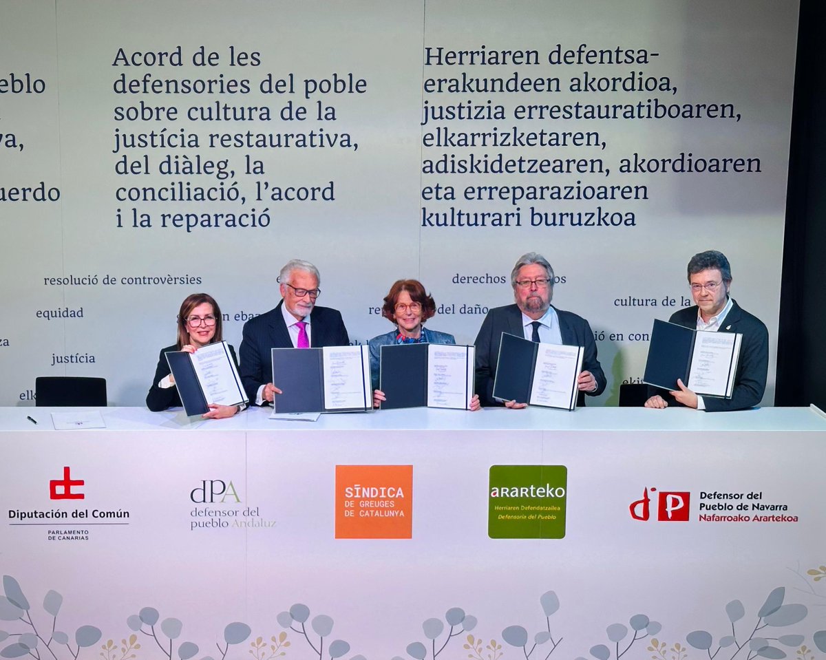 🤝El conseller de Justícia i Qualitat Democràtica, <a href="/Ramon_Espadaler/">Ramon Espadaler</a>, ha assistit aquest matí a la signatura de l'Acord de les defensories del poble sobre la cultura de la justícia restaurativa, del diàleg, la conciliació, l'acord i la reparació. 
<a href="/sindicdegreuges/">Síndic de Greuges</a> 
Més informació: