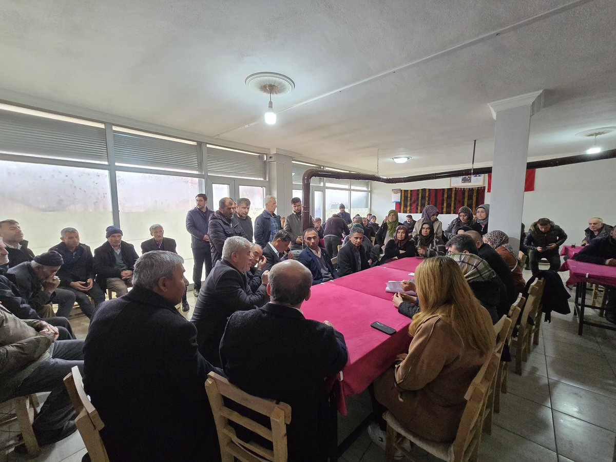 OmerOBDebgici's tweet photo. Nurhak ilçemizde Tatlar ve Kullar Mahallelerimizi ziyaret ederek muhtarlarımız ve vatandaşlarımızla bir araya geldik.

Deprem sonrası devam eden çalışmalar hakkında bilgi verip talepleri dinledik. Hep birlikte, daha güçlü ve daha güvenli bir Nurhak için çalışmaya devam edeceğiz. https://t.co/6xIgGytUSr