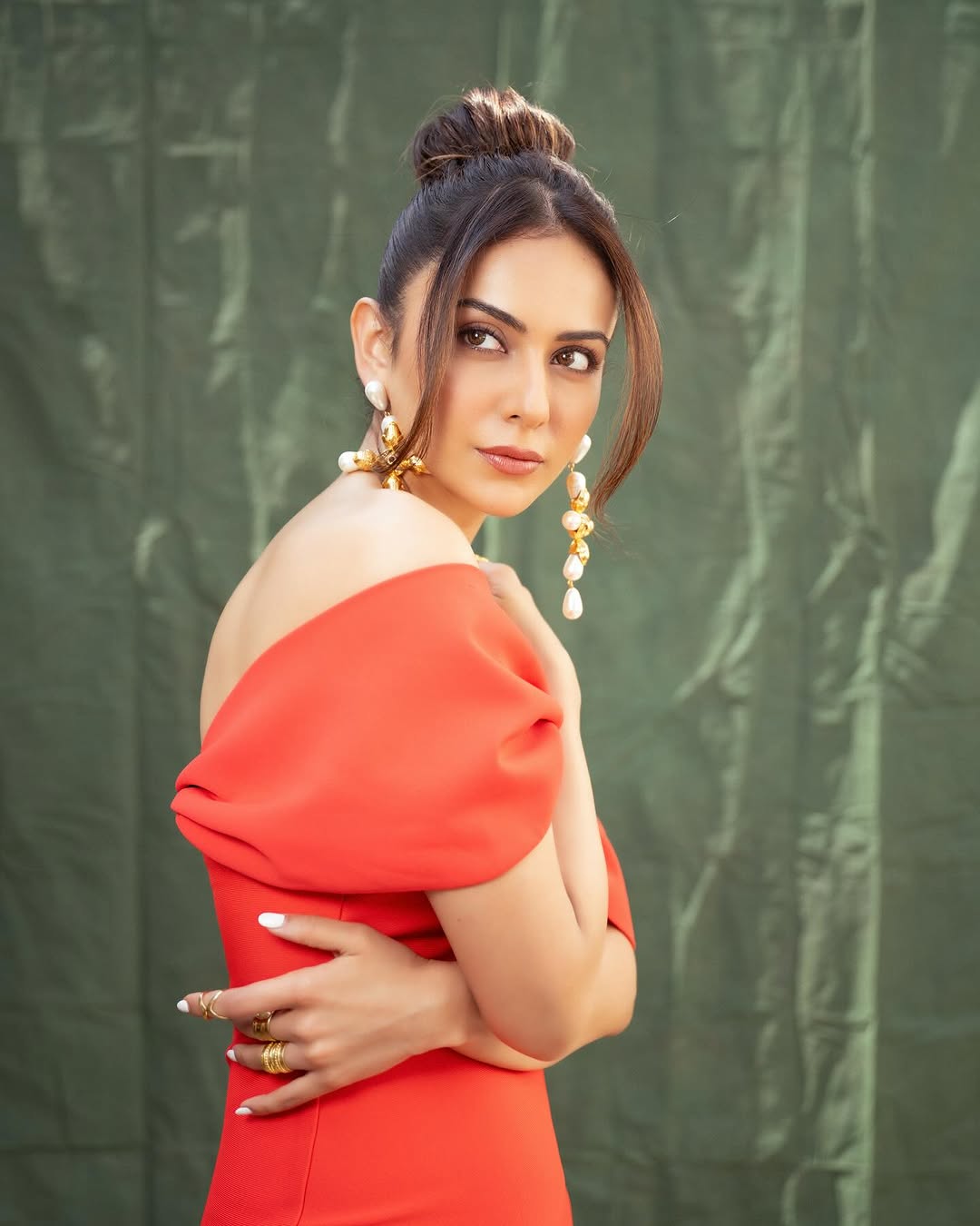 GjBzI5OWIAAFBy8?format=jpg&name=large