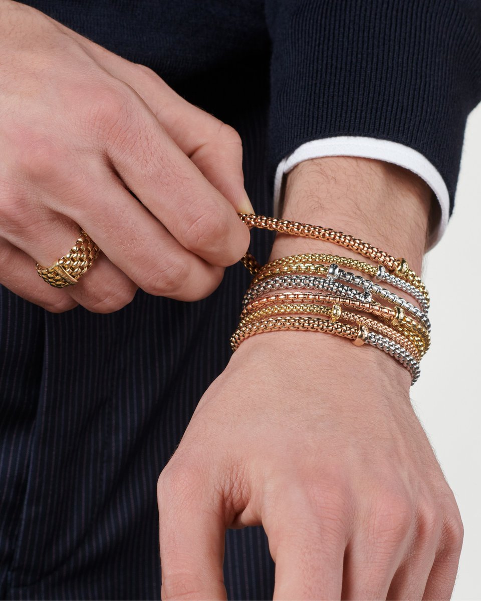 laminedor's tweet photo. For the man who appreciates timeless style, FOPE jewellery is the perfect way to say 'I love you.'  

Gift FOPE for him for Valentine’s Day. 

#finejewellery #valentinesday #FOPE #giftsforhim #Moncton https://t.co/vYSyDkJOWg