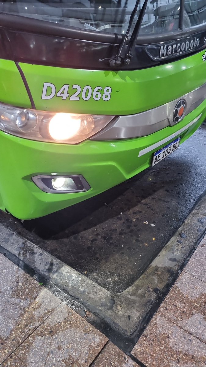 laurarojoyas's tweet photo. @InfoCNRT 
@busplusarg
Desde las 12 hs varados en
#TerminalOmnibusRosario sin salir hasta las 14 hs
destino #Retiro #BuenosAires porque
falta segundo chofer por irregularidades https://t.co/cYqUKO6vWM