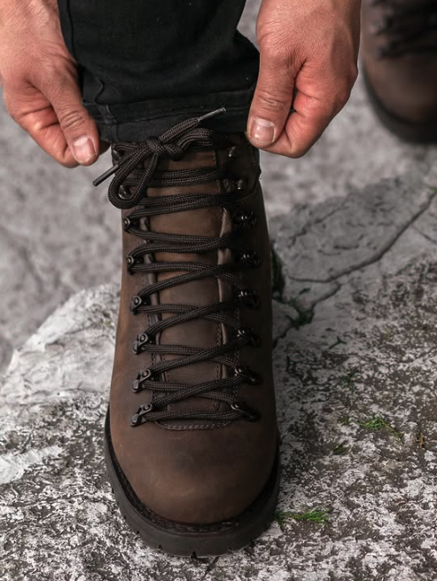 ThursdayBootCo's tweet image. Digging into the Heavy Duty 💪🥶.
#ThursdayBoots
#Commander
#Hiker #BootSeason