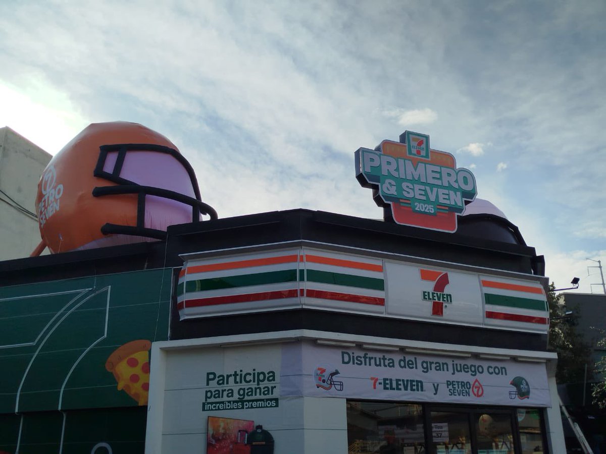 MKTLateral's tweet photo. Proyecto concluido! Campaña Súper Tazón. #implemetacionfachadaeinterior #sevenelevenparquedelta https://t.co/QAz65wqM7F