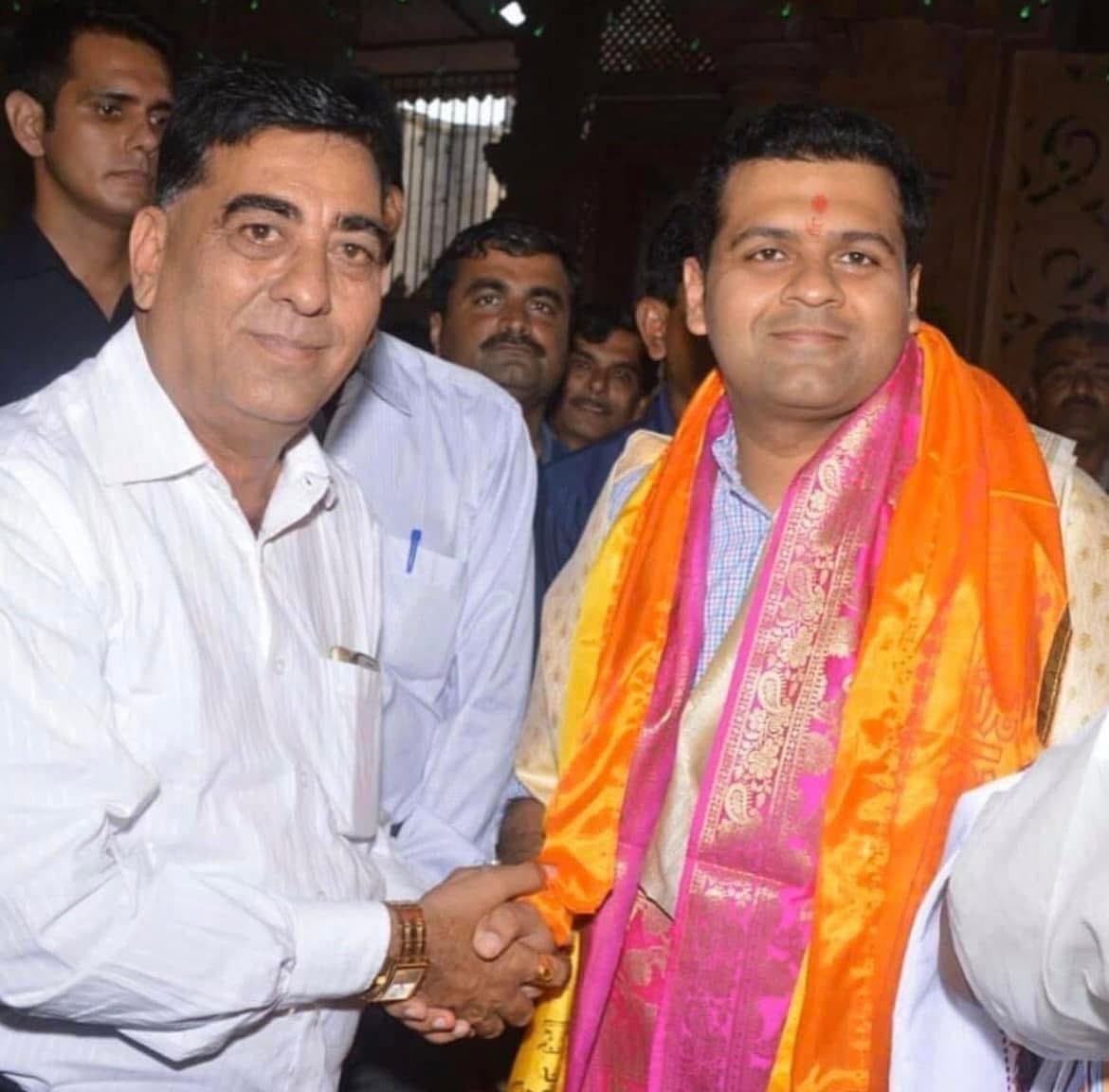 RAVIBARAI2404's tweet photo. We wish a very happy birthday to our beloved @DhanrajNathwani sir group President RIL,vice chairman Dwarka Devasthan Samiti whom the young generation always looks for inspiration dear sir may you be blessed with a healthy and successful life https://t.co/nv1s47ApMD