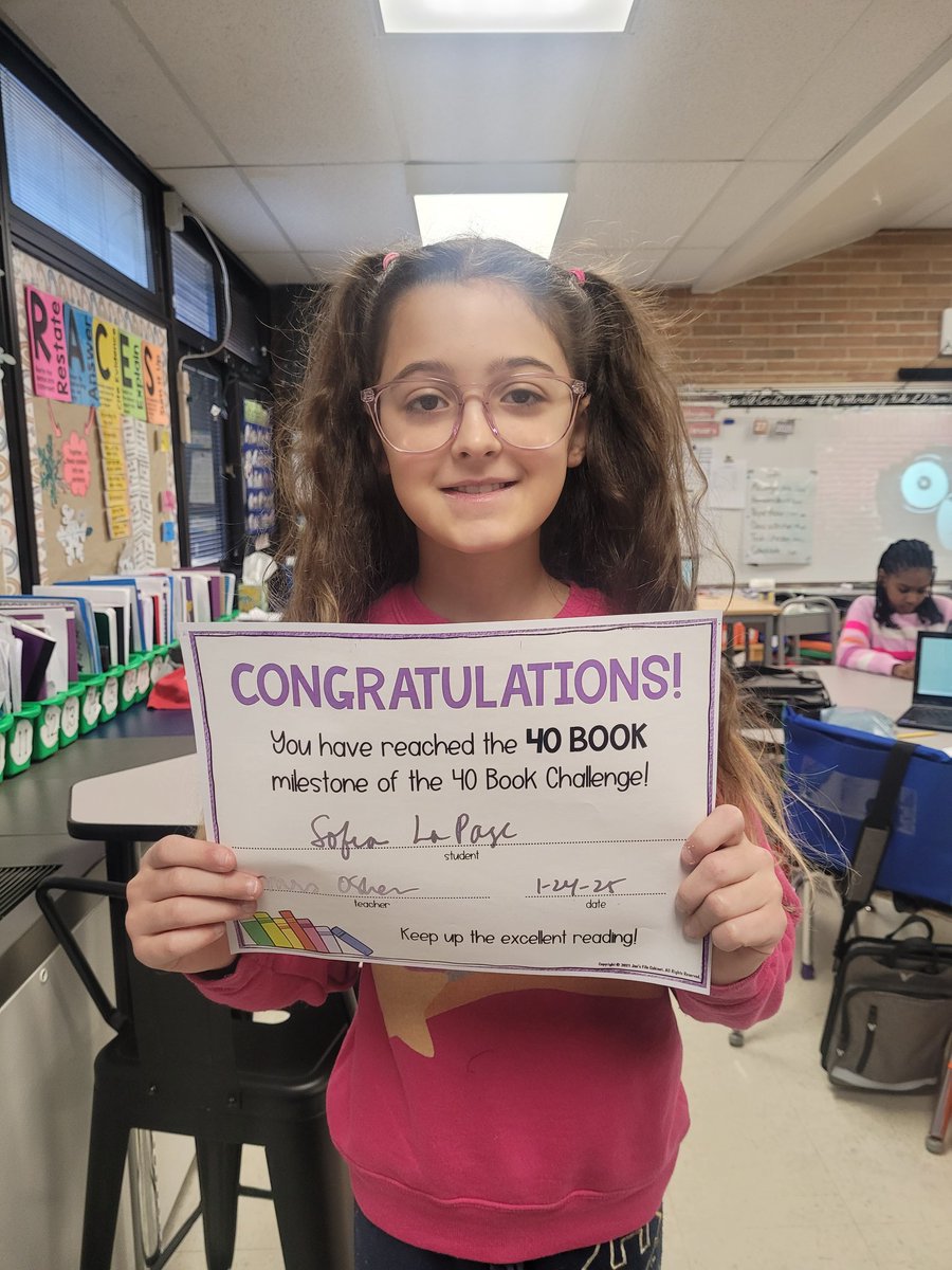 5AwithOShea's tweet image. A few days late but congrats to Sofia L. On earning her #40bookchallenge goal. Way to go!! 
#BeEvergreen