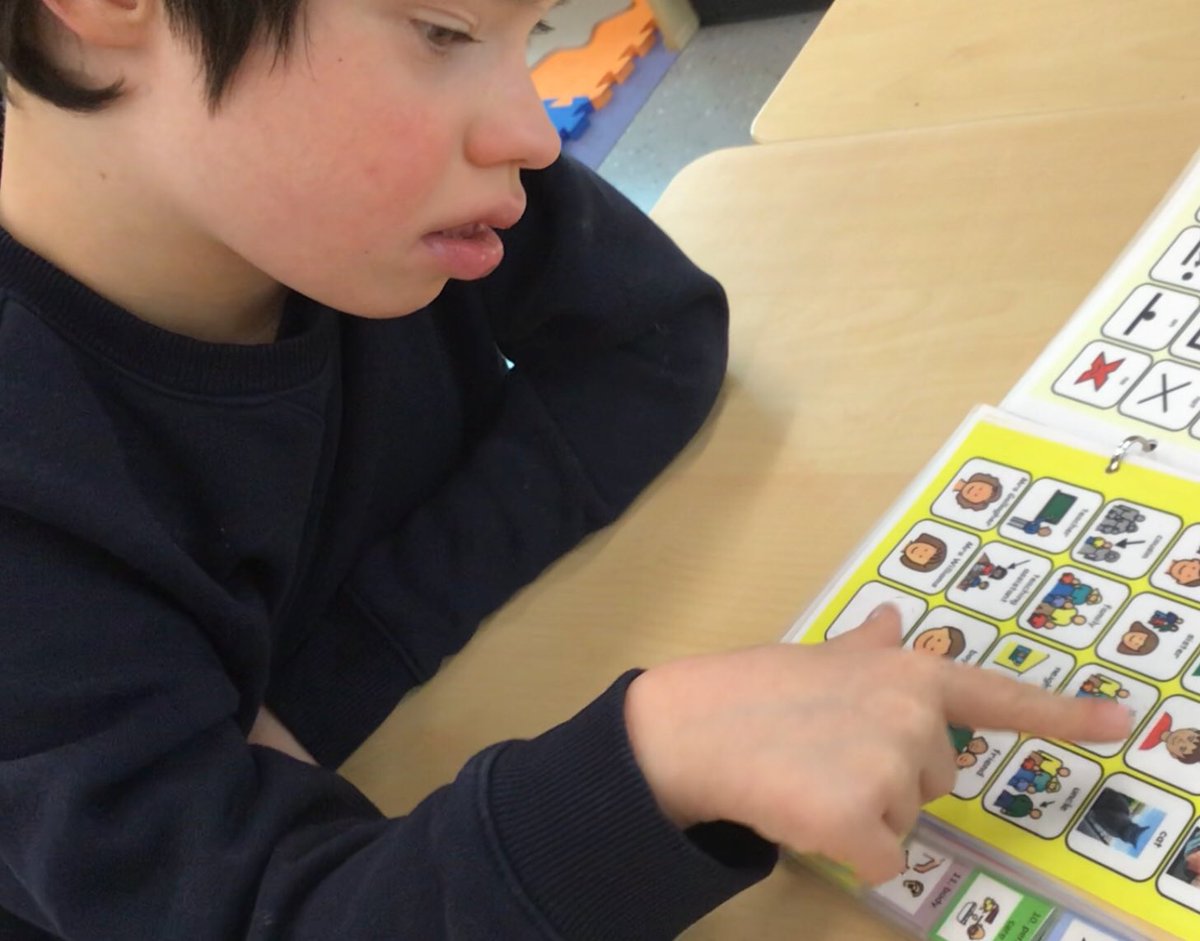 TirMorfa's tweet photo. It’s been all about vegetables this week in #ytmAlwen. We have created potato prints of people helping to pull up the enormous turnip like in our story. We also bought seeds on our shopping trip. #ytmexploring #ytmllc #ytmwellb https://t.co/ThD8UHbiHU