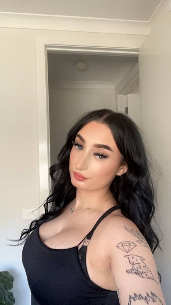 harlybbz's tweet photo. Let’s play a game: Describe your ideal night with me in 5 words or less. The best answer might get a special surprise 😉"
#WildWednesday #DescribeMe #OnlyFansExclusive https://t.co/3M3ZtILsLU