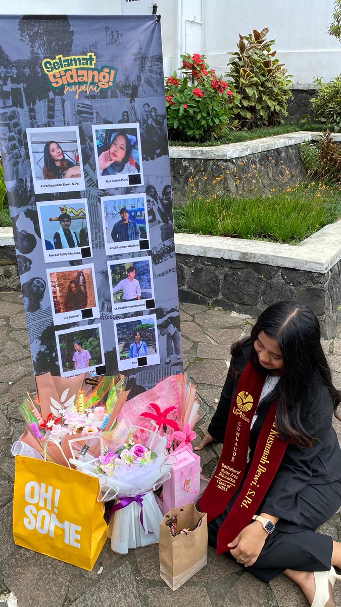 aurrraaaaa's tweet photo. ga kerasa 3,5 tahun numpang jajan di kantin akhirnya lulus walaupun di akhir darderdor bgt https://t.co/xeAjnynnFM