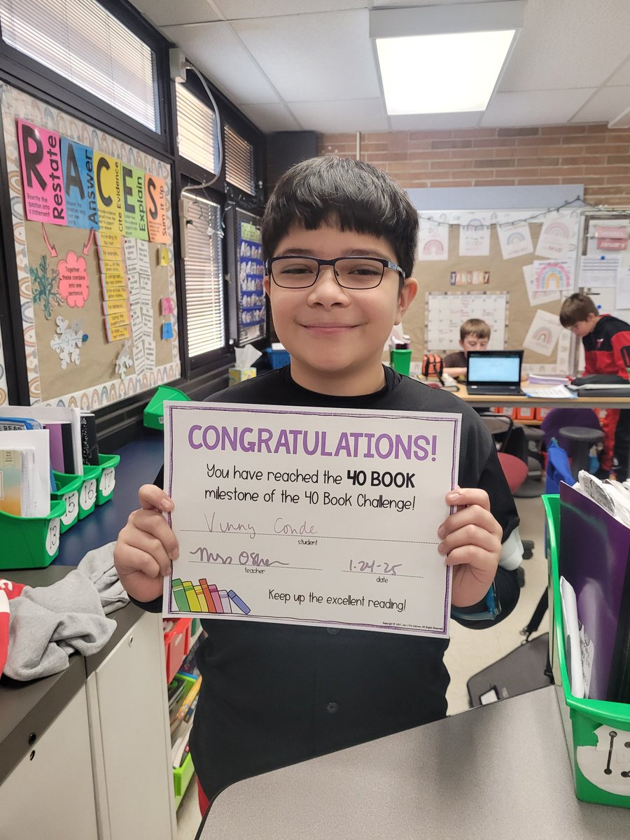 5AwithOShea's tweet image. Congratulations  to Vinny C. 🎉 👏🏽  On earning his #40bookchallenge goal. Way to go!! 
#BeEvergreen