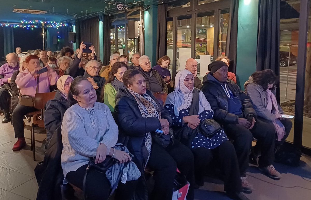 PCFParis18's tweet image. Ce soir, dans le XVIIIe arrondissement de Paris, à deux pas de Bichat, le PCF avec @IanBrossat et la CGT tiennent un meeting pour dire NON à la fermeture des hôpitaux Bichat et Beaujon.
Vive la santé publique et universelle !