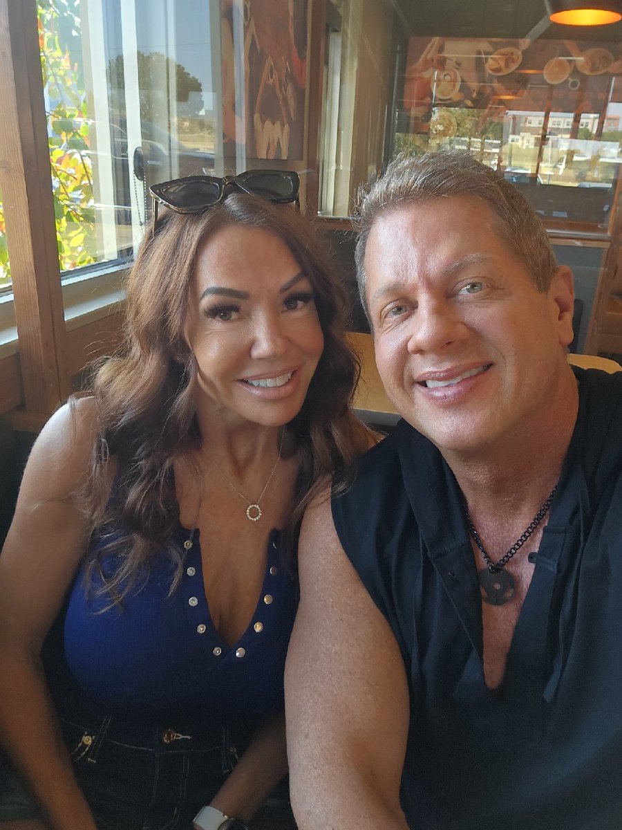 jodiexplores's tweet photo. Today is #nationalweatherpersonday
Let's take a moment to regonize our one and only @AaronTuttleOK. He goes above and beyond for all of us. We are forever grateful for what you do and I love you 💪❤️.
#okwx #teamtuttle https://t.co/0JRKyNdVDT