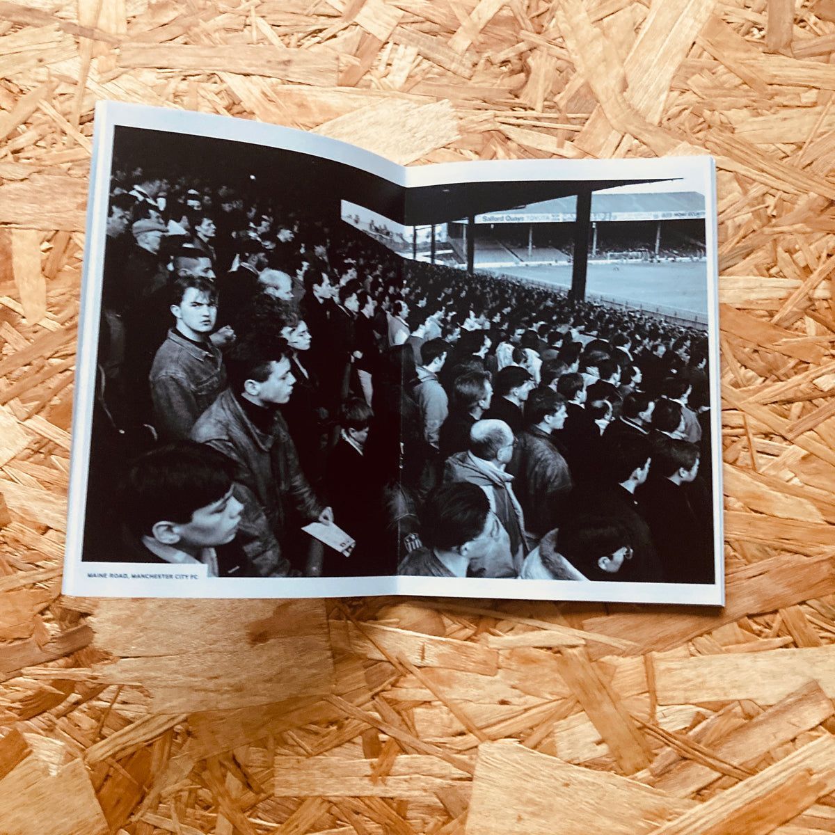 𝐑𝐄𝐒𝐓𝐎𝐂𝐊 | GOING TO THE MATCH by @wireddavis
 
A series of photographs that depict football fans in the North West of England on matchdays in 1991. 

🛒 stanchionbooks.com/products/going…