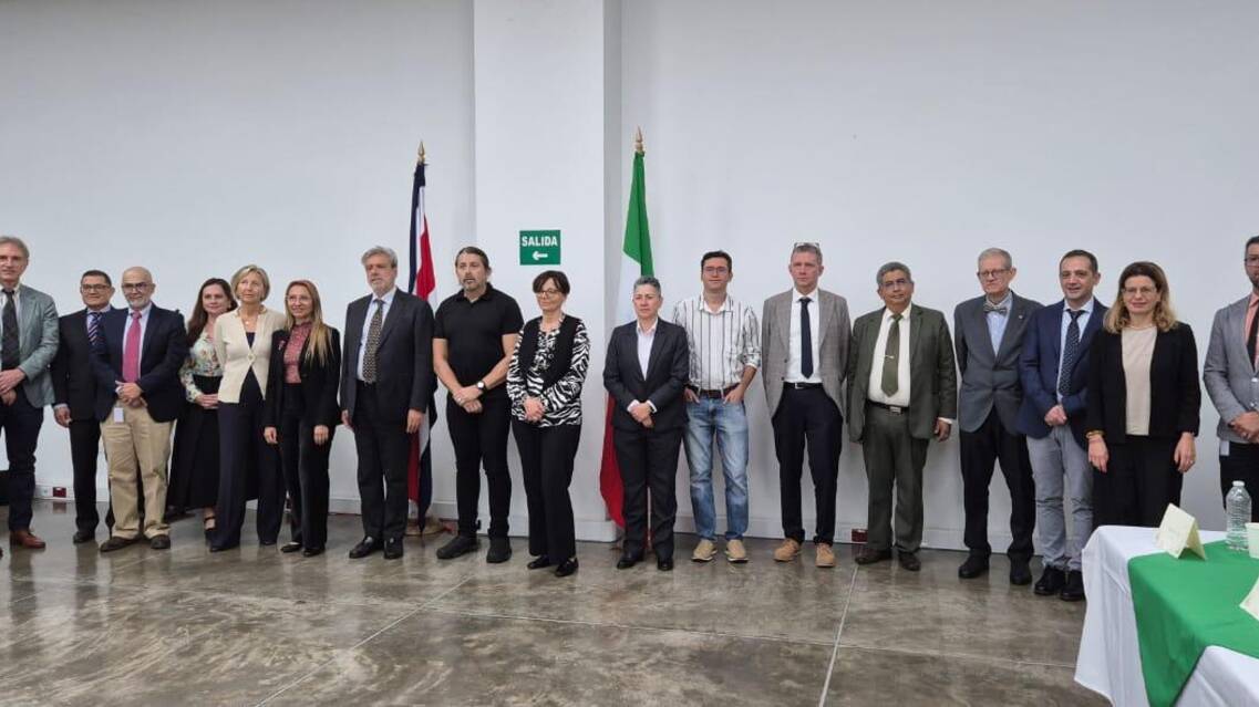 cnrdsu's tweet photo. 🌎 Il DSU per l’Internazionalizzazione
La delegazione del CNR si è spostata a San José (Costa Rica), dove ha incontrato rappresentanti del governo e del mondo accademico con l'obiettivo di rafforzare la collaborazione scientifica.
Scopri di più👉  https://t.co/rKgabKoF3p https://t.co/NYSOM046bI