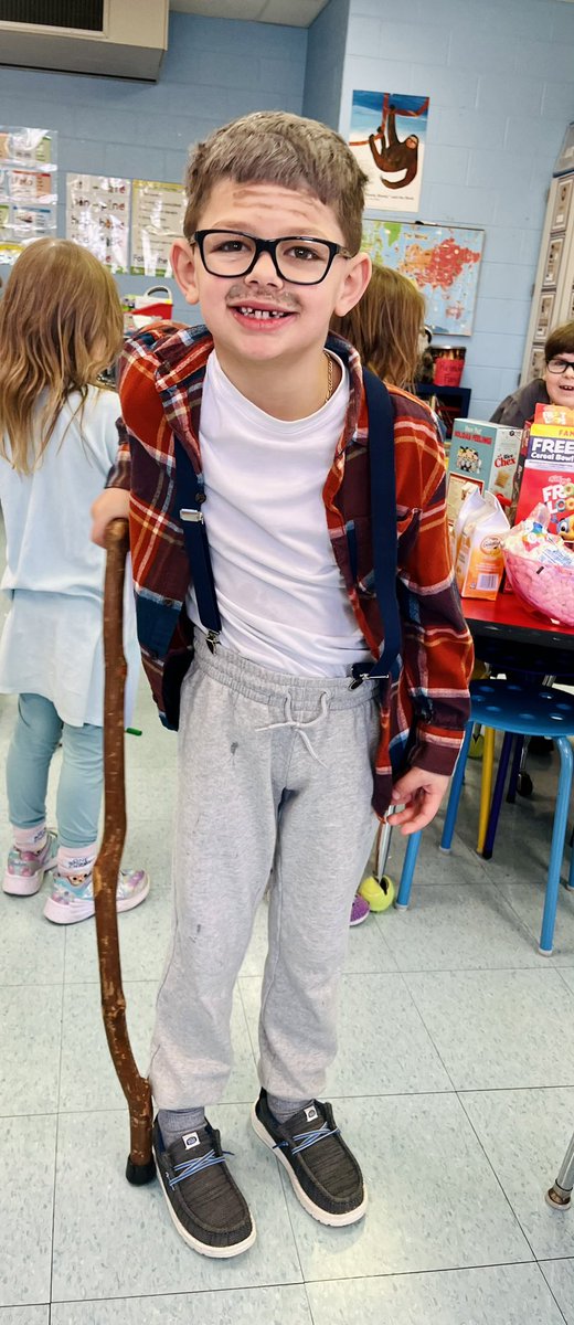 WataugaSchools's tweet image. First and second graders at Bethel School are 100 days smarter (and they have mysteriously aged quite a bit too!) 🤔 We saw many pairs of glasses and a few walking canes. 
#100thdayofschool @bethel_school