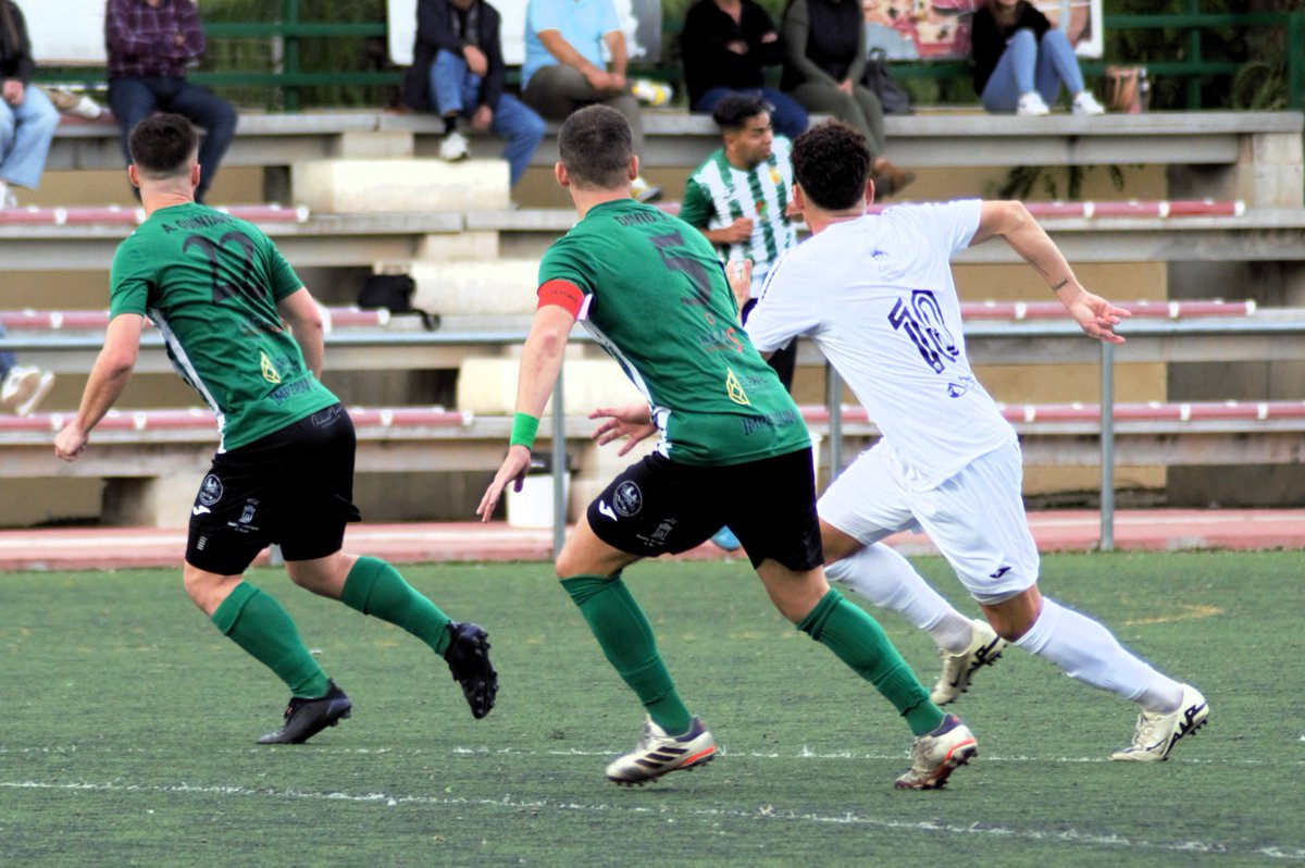 Salimos al campo dispuestos a luchar hasta el último minuto 💚

No hay excusas, solo compromiso. No hay imposibles, solo metas por alcanzar 🚀

#EquipoUnido #VamosRaal