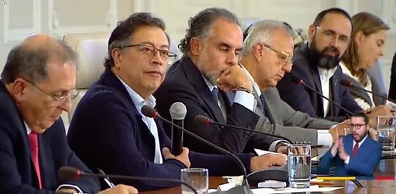 mgiraldosenador's tweet photo. 🚨 Preocupaciones que nos dejó el Consejo de Ministros.

 Más allá de las divisiones internas, el Consejo de ministros reveló que el propio Gabinete le dice al presidente que el Gobierno está fracasando

 Aquí lo que realmente debería preocuparnos. Va 🧵 https://t.co/GZquWofjg8