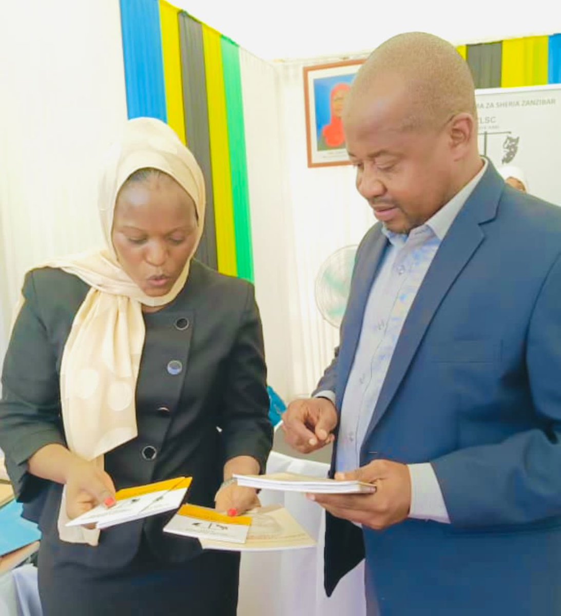 FelistaMauya's tweet image. Grateful for a special moment during Law Week as Hon. Khamis Ramadhan Abdalla, Chief Justice of Zanzibar visited the ZLSC exhibition pavilion at Mapinduzi Square in Zanzibar on 5th Feb, 2025! His presence highlighted the importance of legal aid.  #ZLSC #LawWeek #HumanRights