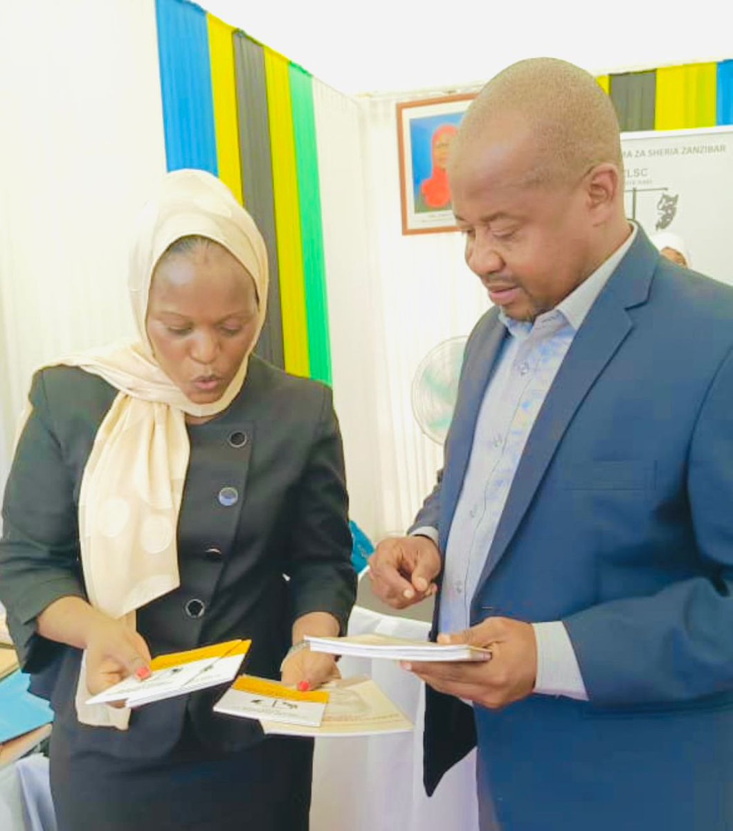FelistaMauya's tweet image. Grateful for a special moment during Law Week as Hon. Khamis Ramadhan Abdalla, Chief Justice of Zanzibar visited the ZLSC exhibition pavilion at Mapinduzi Square in Zanzibar on 5th Feb, 2025! His presence highlighted the importance of legal aid.  #ZLSC #LawWeek #HumanRights