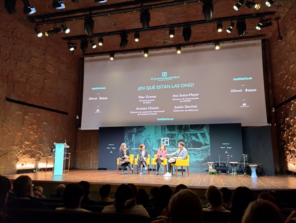 Acudimos a los #VIpremiosdesalambre organizados por <a href="/eldiarioes/">elDiario.es</a> en una noche para reconocer a las ONGs y periodistas que luchan por la justicia social y dan voz a los derechos humanos