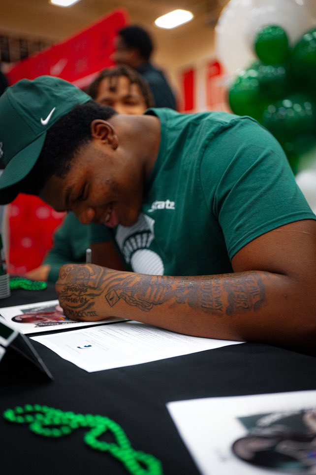 Officially Official…signed #GoGreenGoWhite #SD4L