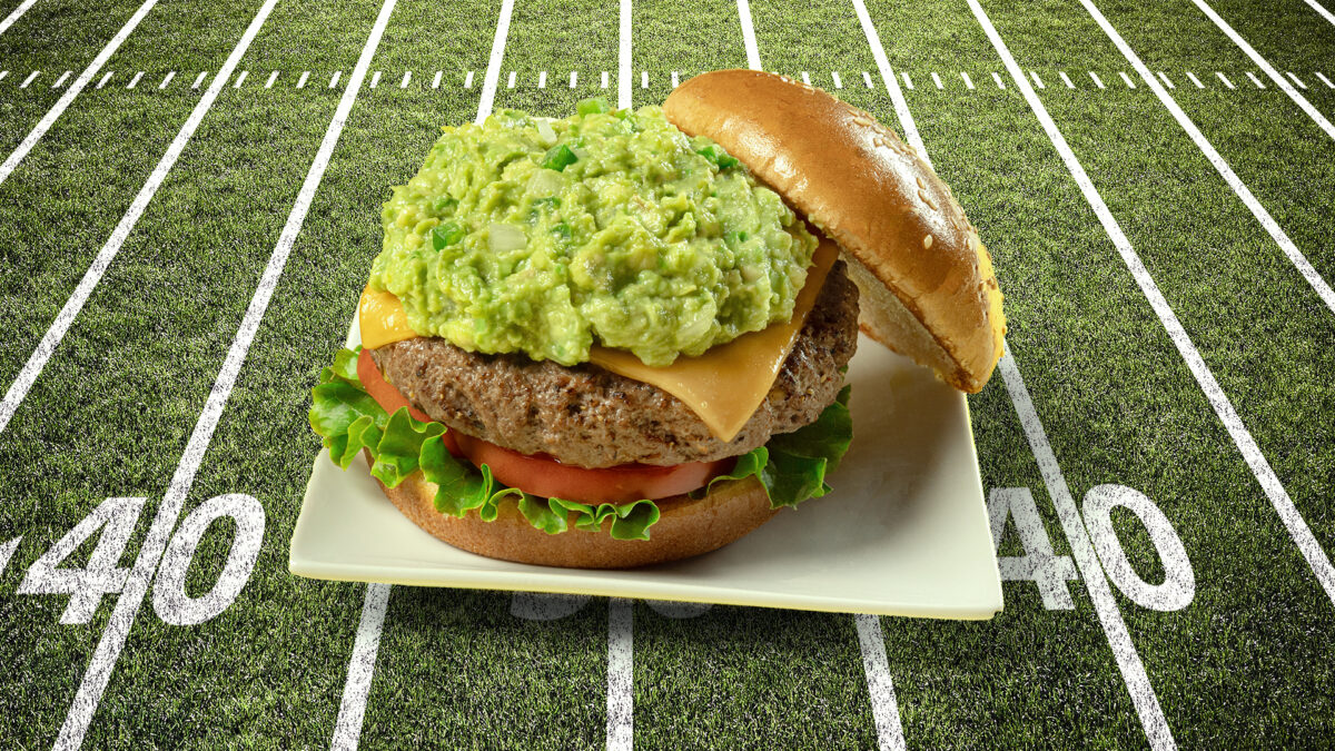 FSMMedia's tweet image. A20: Sandwiches with some yummy avocado mayo and some guac-topped burgers like this would be perfect menu additions; avocadosfrommexico.com/recipe/burgers… #ALWAYSAGOODBOWL Man, I am so hungry right now. #ALWAYSGOOD #GNO #ad