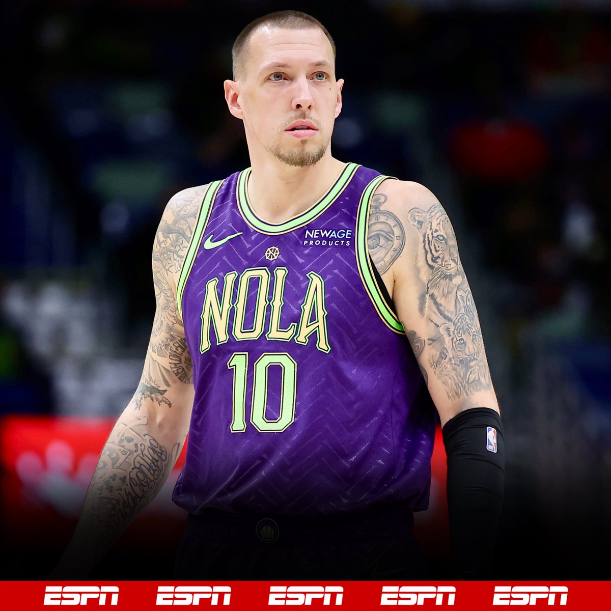 ShamsCharania's tweet image. The New Orleans Pelicans are trading center Daniel Theis and draft compensation to the Oklahoma City Thunder, sources tell ESPN.