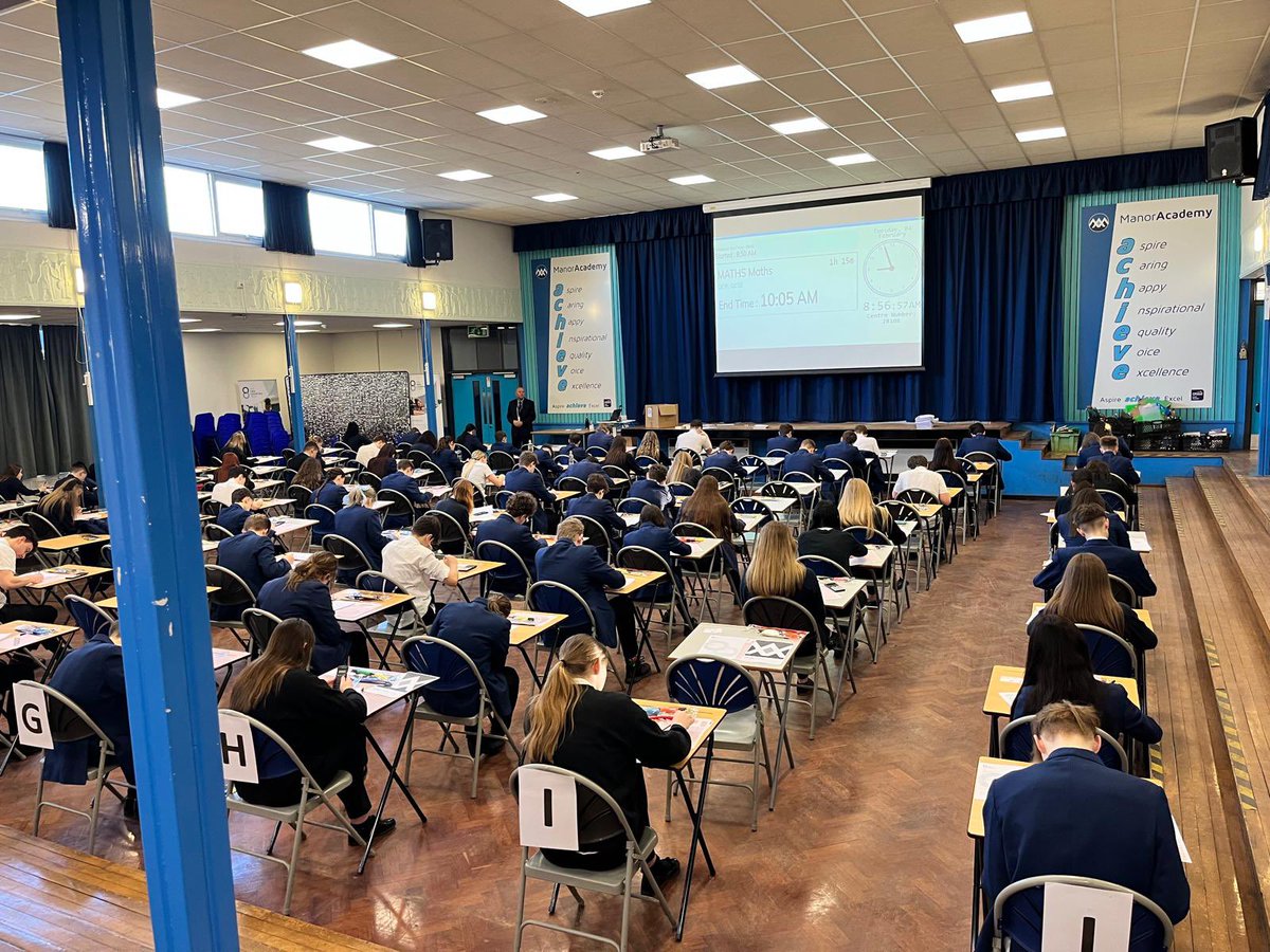 Manor_HT's tweet image. Proud of how hard Y10 are working in recalling their powerful knowledge in the #BigQuiz for Maths this week #SmashigIt @Manor_DHT